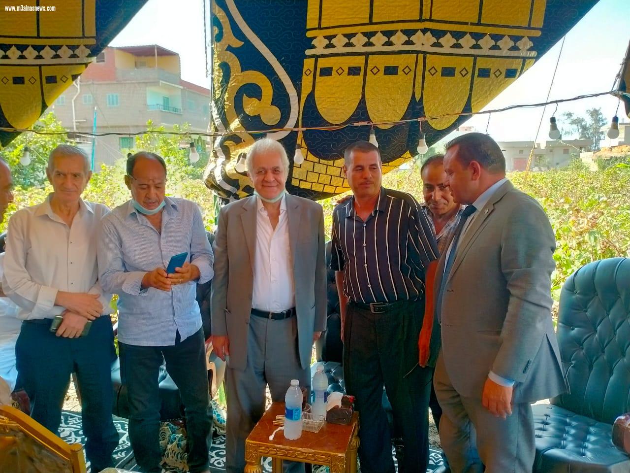 وفد المنظمة المصرية لحقوق الإنسان بكفرالشيخ يقدم واجب العزاء فى وفاة والدة الدكتور عبدالحكم عاشور