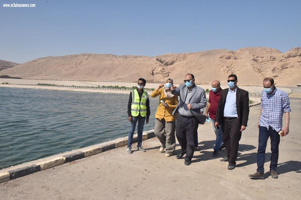 محافظ أسيوط يتفقد أعمال استكمال رصف طريق 