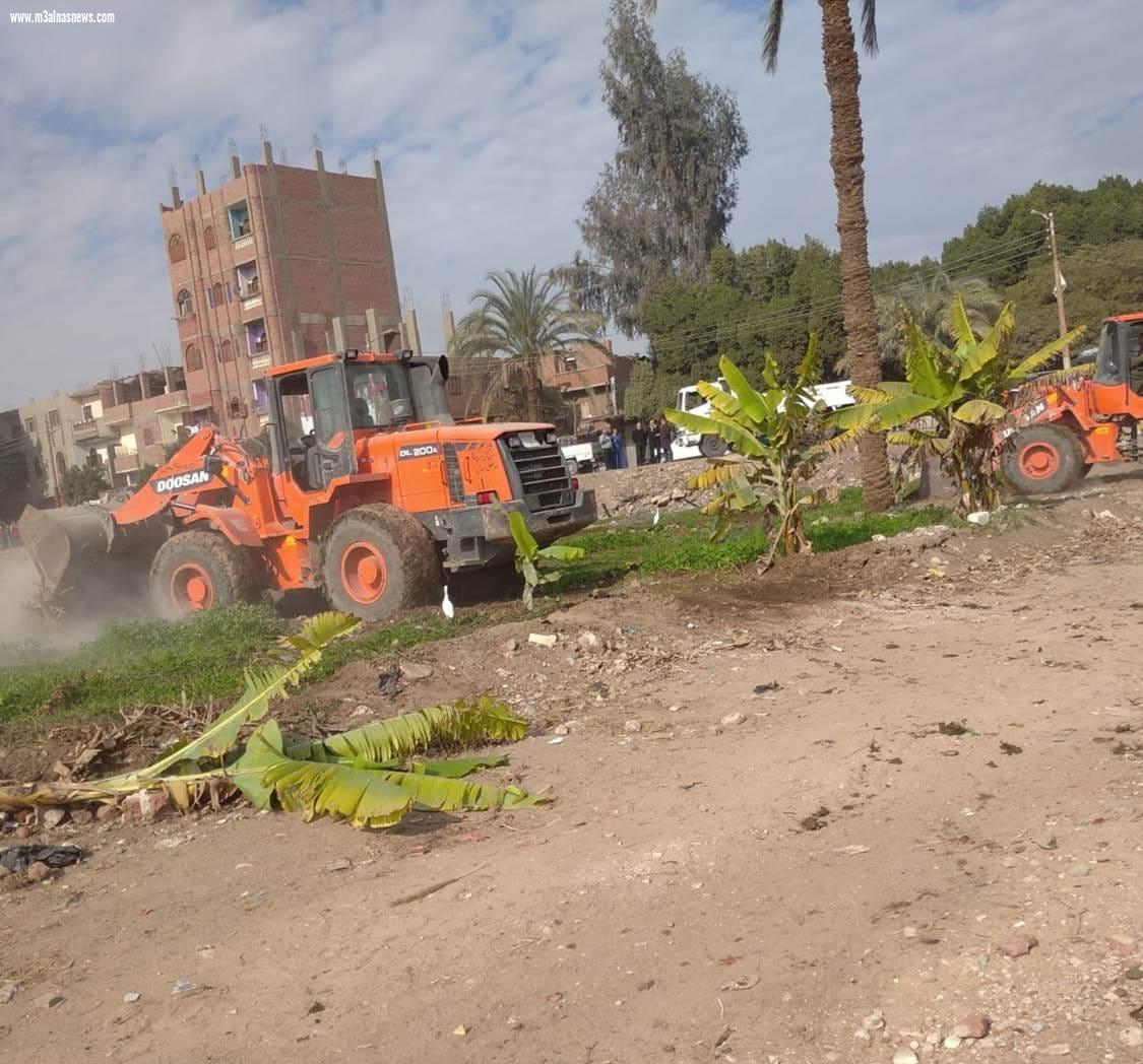 محافظ أسيوط: جهود مكثفة لتطهير الترع والمجارى المائية وصيانة بوابات الرى خلال فترة السدة الشتوية للارتقاء بمنظومة الري