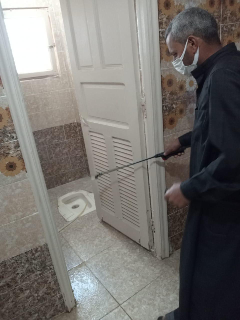تعقيم وتطهير المساجد ودورات المياه بكفر الشيخ لاستقبال صلاة الجمعة