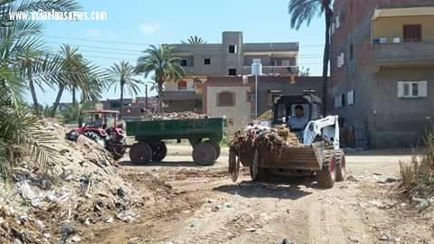 شميس والطبجى يقودان حملة نظافة استعدادا لأعياد الربيع بمصيف بلطيم