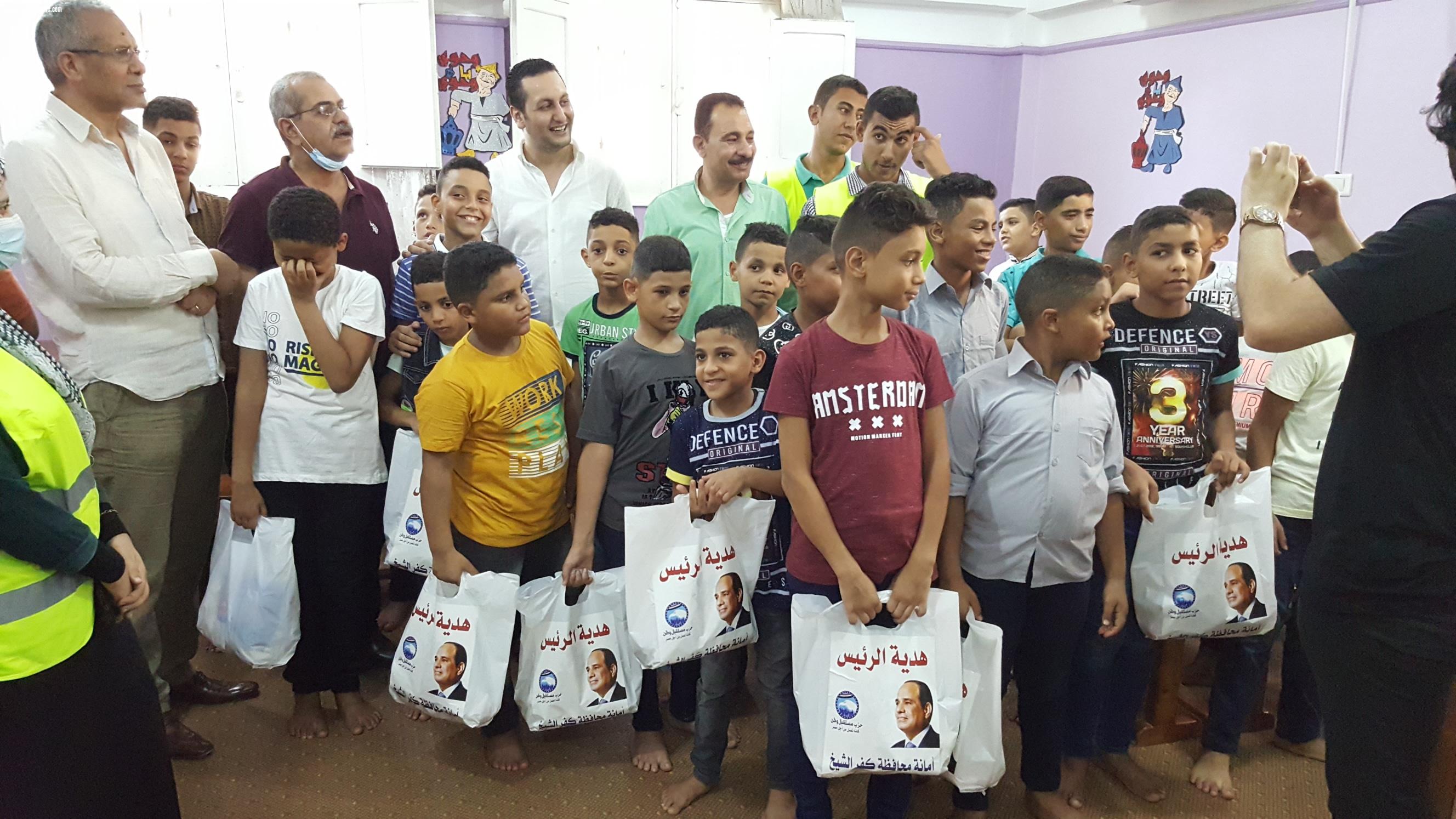 وفد من مستقبل وطن بكفرالشيخ يزور المؤسسة الايوائية للبنين 