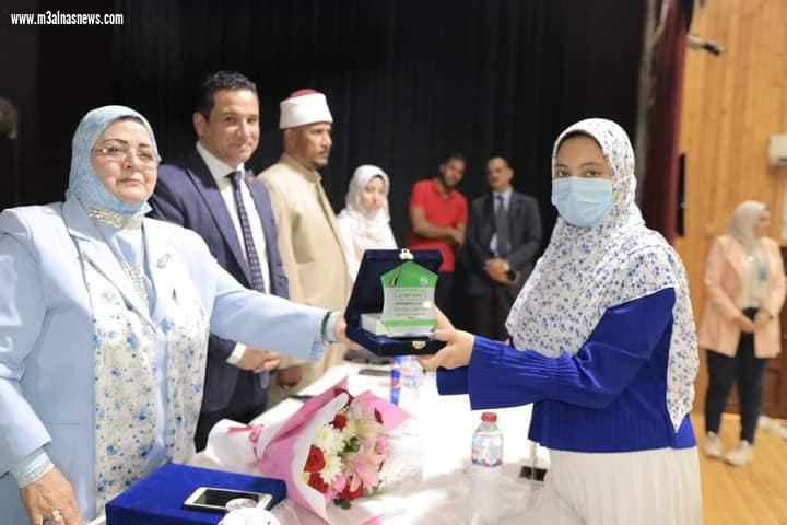 لقطات من تكريم الطلاب المتفوقين في الثانوية العامة والأزهرية لعام 2020/2021 برعاية النائب باسم حجازي