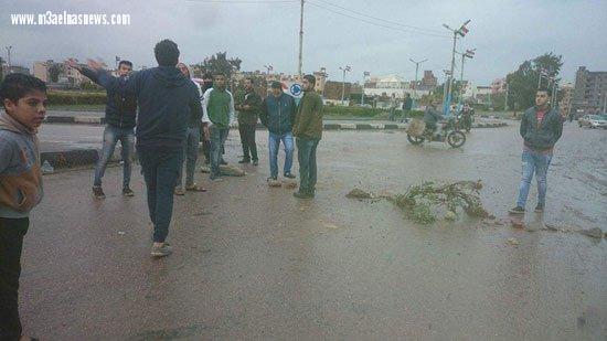 مدير أمن كفر الشيخ يقود حملة أمنية فى بلطيم بعد مقتل شاب على يد خارجين على القانون