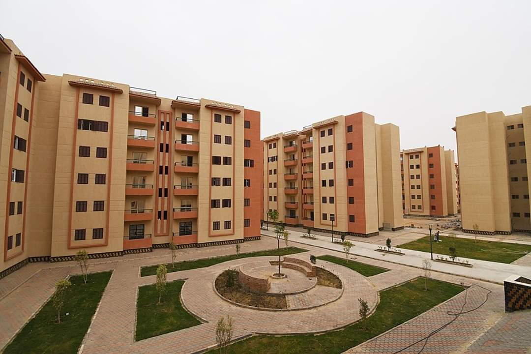 وزير الإسكان يستعرض إنجازات 6 أعوام بمختلف القطاعات فى عهد الرئيس عبدالفتاح السيسى