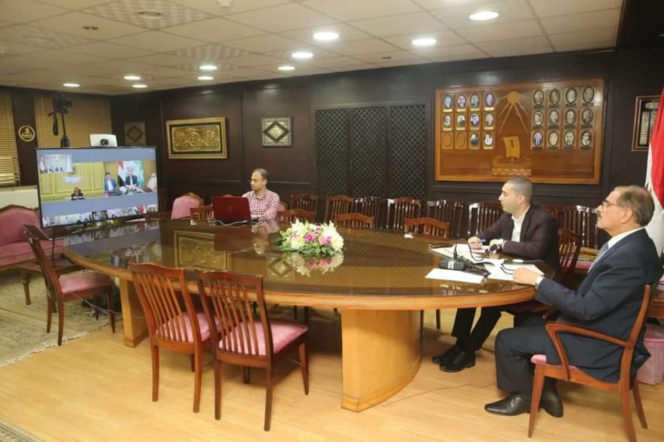 محافظ كفر الشيخ يشارك في اجتماع مجلس المحافظين لمتابعة الأوضاع الصحية وتوافر السلع التموينية والمواد البترولية استعداداً لعيد الفطر المبارك 