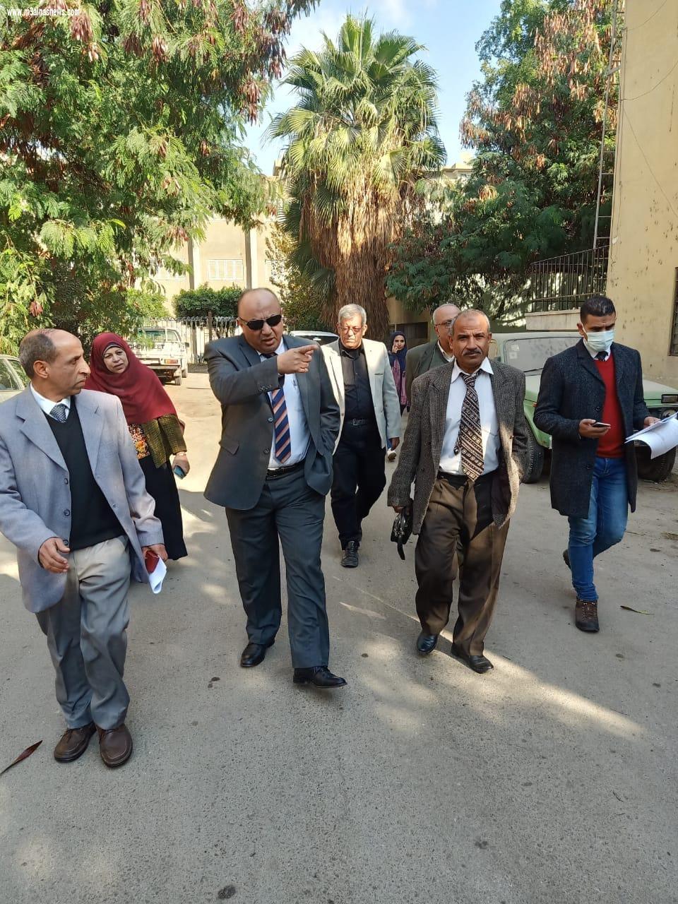 محافظ أسيوط يؤكد أهمية تنمية الثروة الحيوانية والداجنة .. ونائب وزير الزراعة يتفقد إدارة التلقيح الاصطناعي بمديرية الطب البيطري