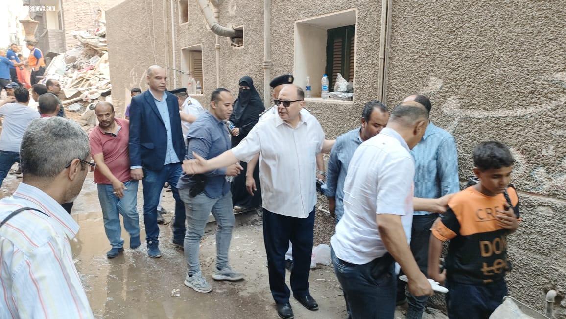 انهيار منزل بحي شرق باسيوط البحث عن مفقودين وإنقاذ 5 اشخاص