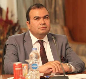 العبد.. ادعو زملائى الأطباء البيطريين للمشاركة فى العرس الديموقراطى