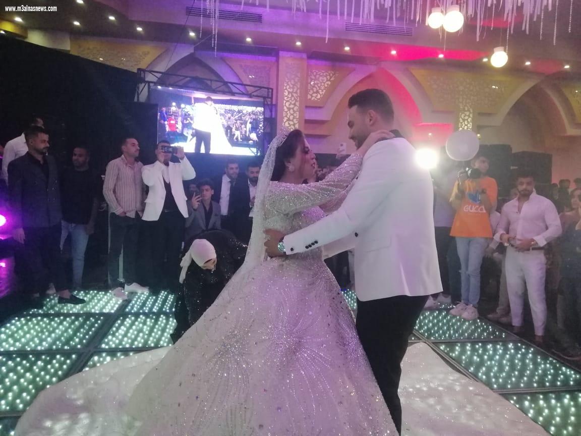 الزميل السيد شحاتة ... يهنىء ياسر دياب .. بزفاف نجلته