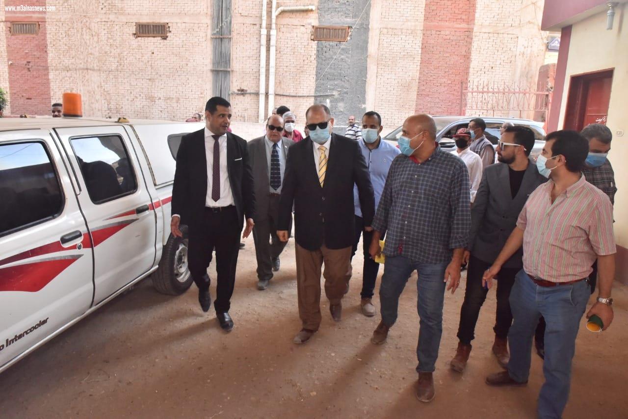 محافظ أسيوط يتفقد الأعمال الجاري انشائها بمركز شباب منفلوط 