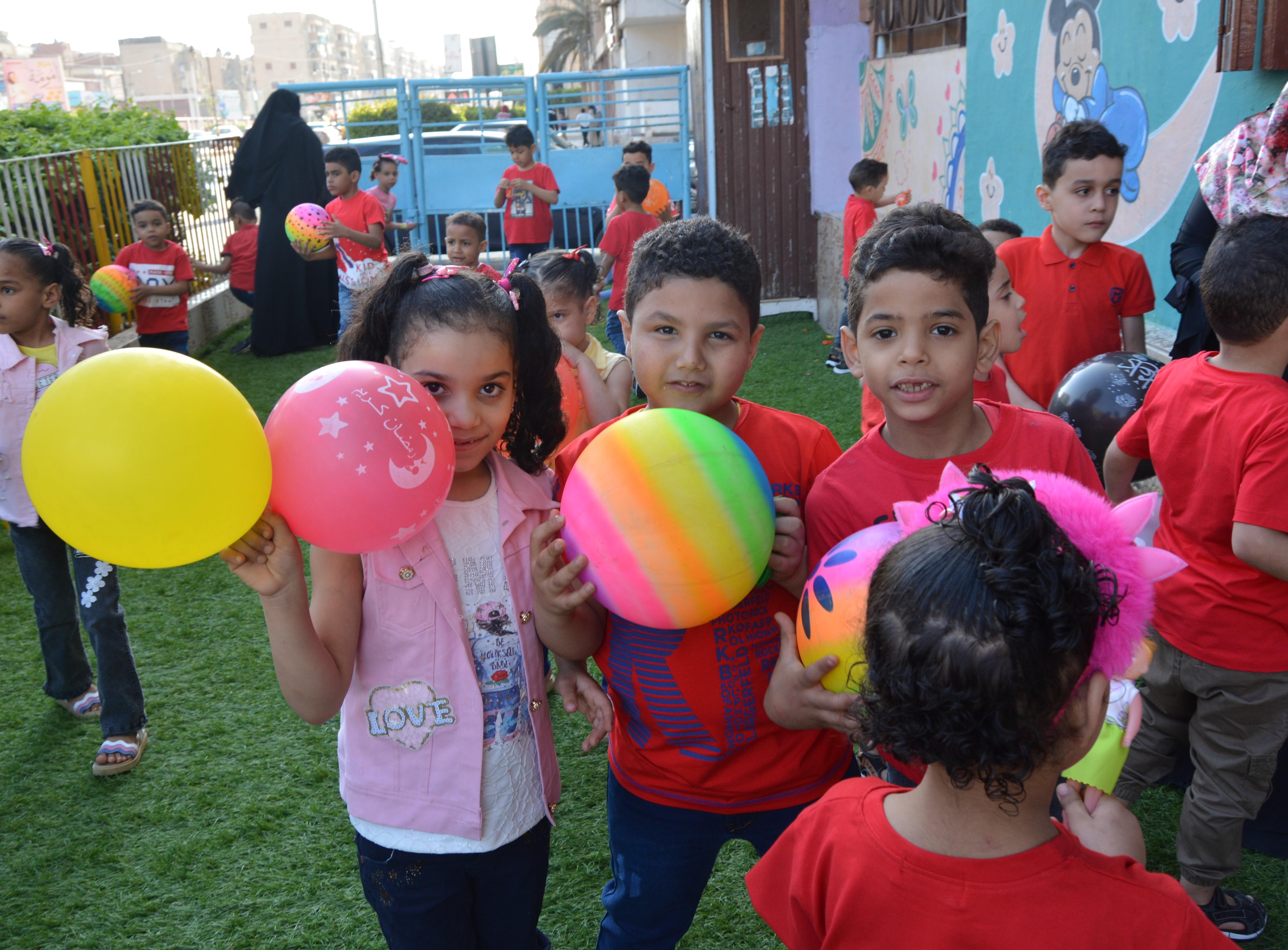 بالصور.. دار الأمل.. ترسم الإبتسامة على وجوه أبنائها، والقلوب الخيرة تُجبر قلوبهم