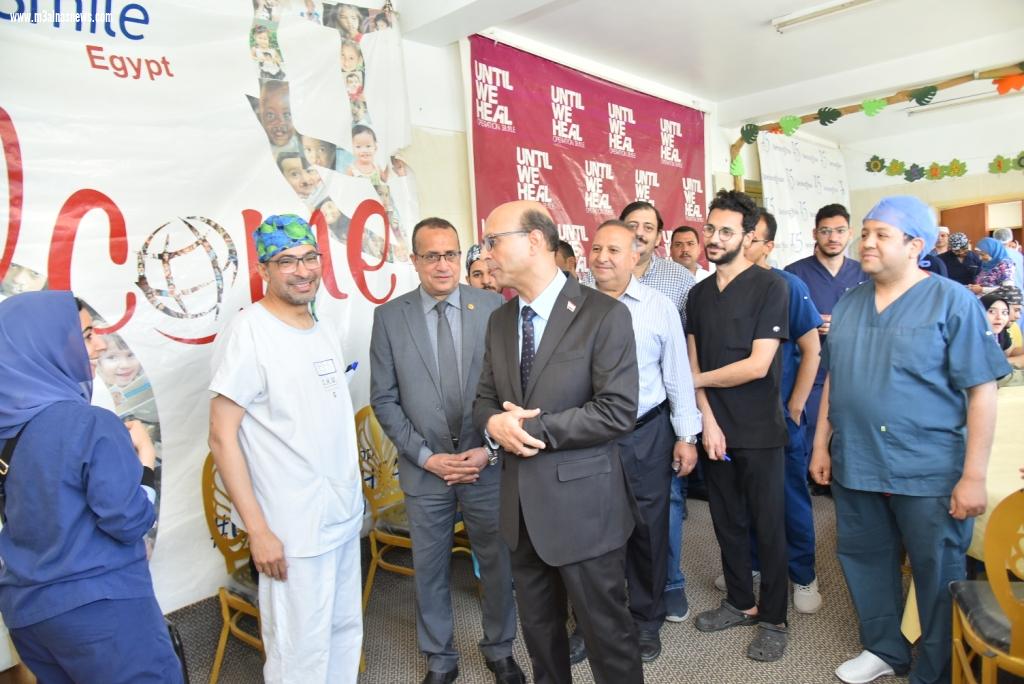   حوار أحمد الاسيوطي مع ا.د أحمد المنشاوي رئيس جامعه اسيوط