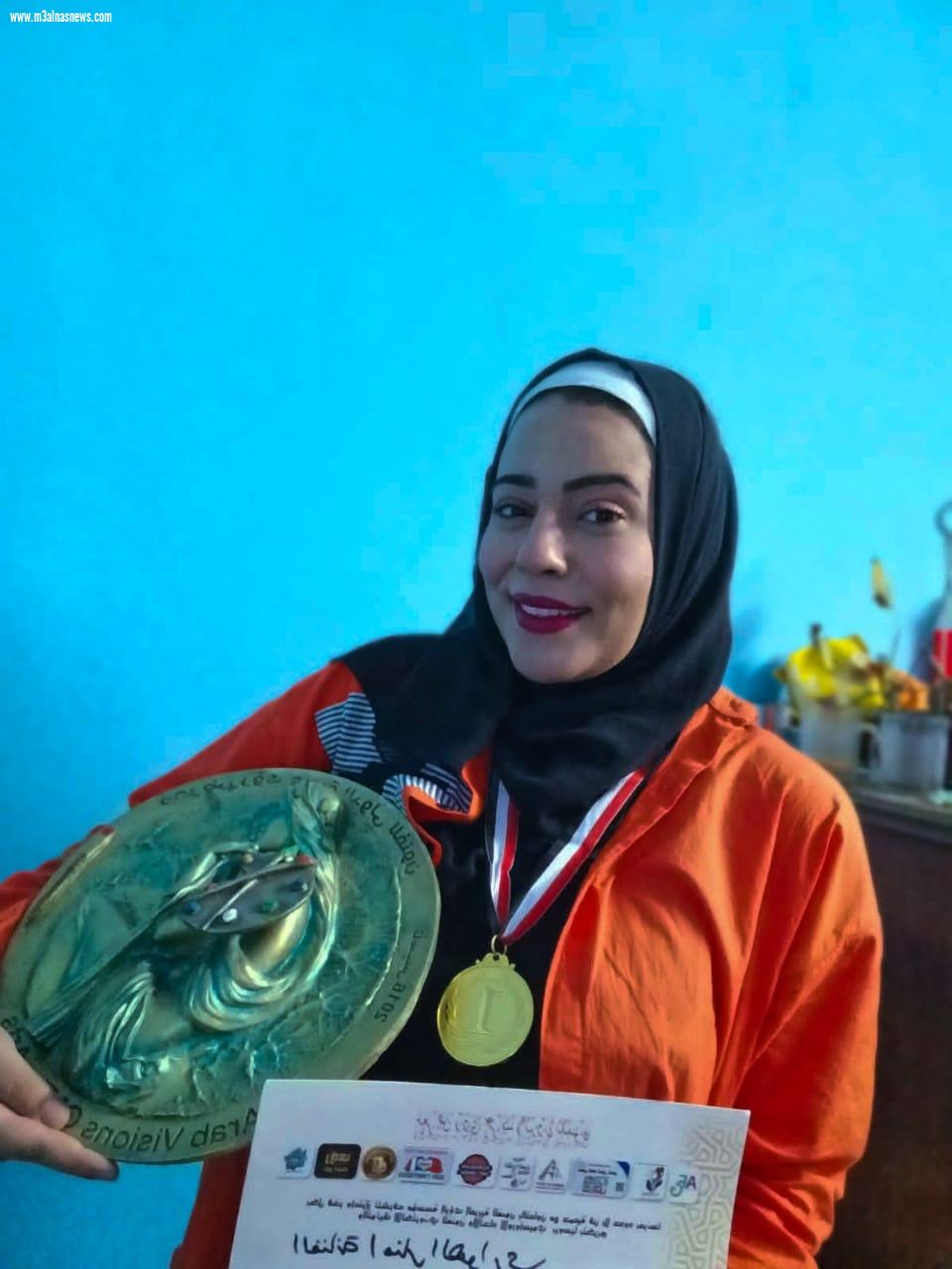 منار الهوارى ... بنت محافظة كفر الشيخ ... موهبة شابة تألقت في فنون الرسم 