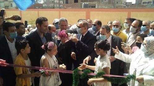  أطفال كفر الشيخ يشاركان اللواء جمال نور الدين و رئيس هيئة الأبنية التعليمية في افتتاح مدرستين ويقوموا بزرع الاشجار