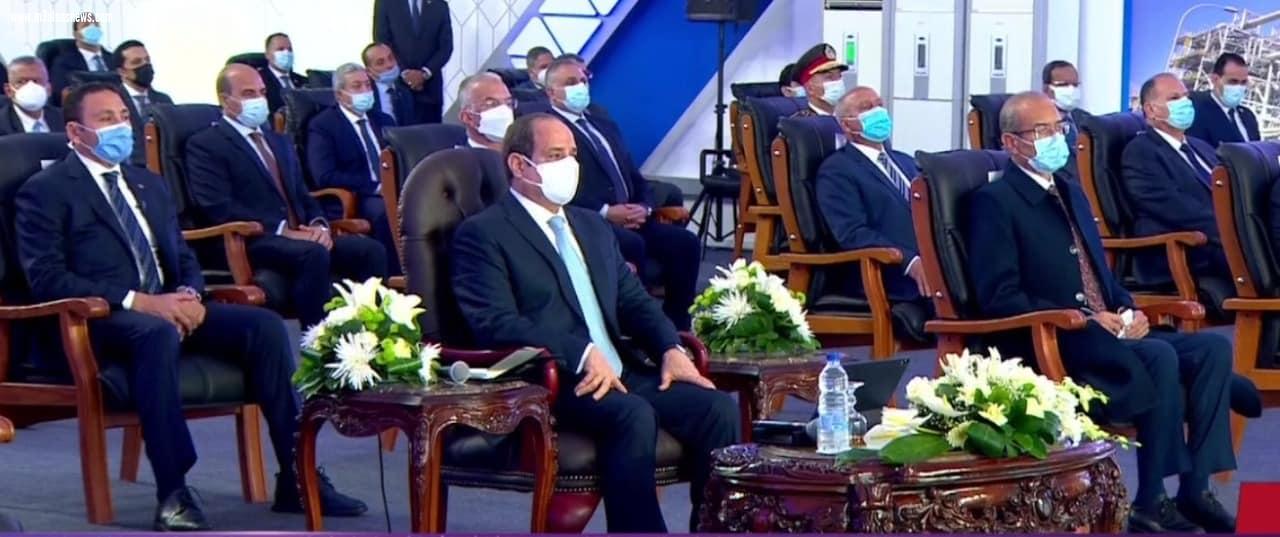 خلال زيارته الثالثة لمحافظة أسيوط الرئيس عبد الفتاح السيسي يفتتح مشروع مجمع انتاج البنزين عالي الاوكتان بتكلفة 450 مليون دولار وبعض المشروعات التنموية