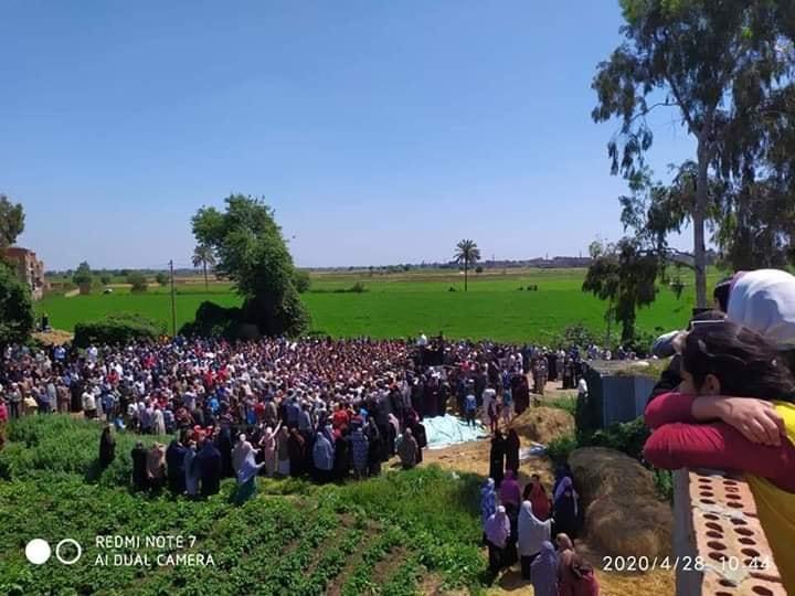 تشيع جثمان شهيد حادث إرهابي في أرض سيناء بمسقط رأسه بشربين.. صور