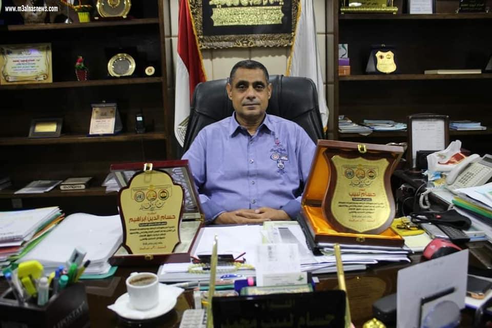 المنظمة المصرية العربية لحقوق الإنسان تكرم رئيس حى المطرية