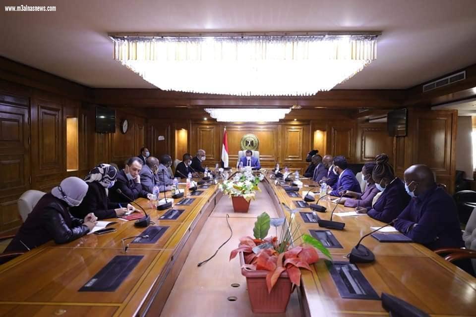 التعليم العالي يبحث آليات تنفيذ مشروع القمر الصناعي للتنمية بأفريقيا