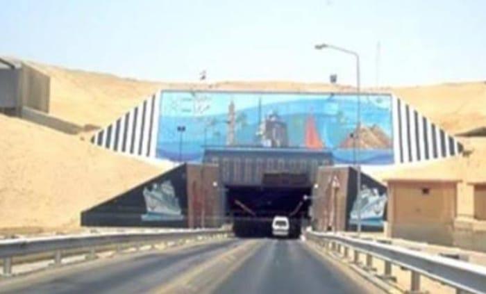 قوات الاحتلال تغلق شارع النفق