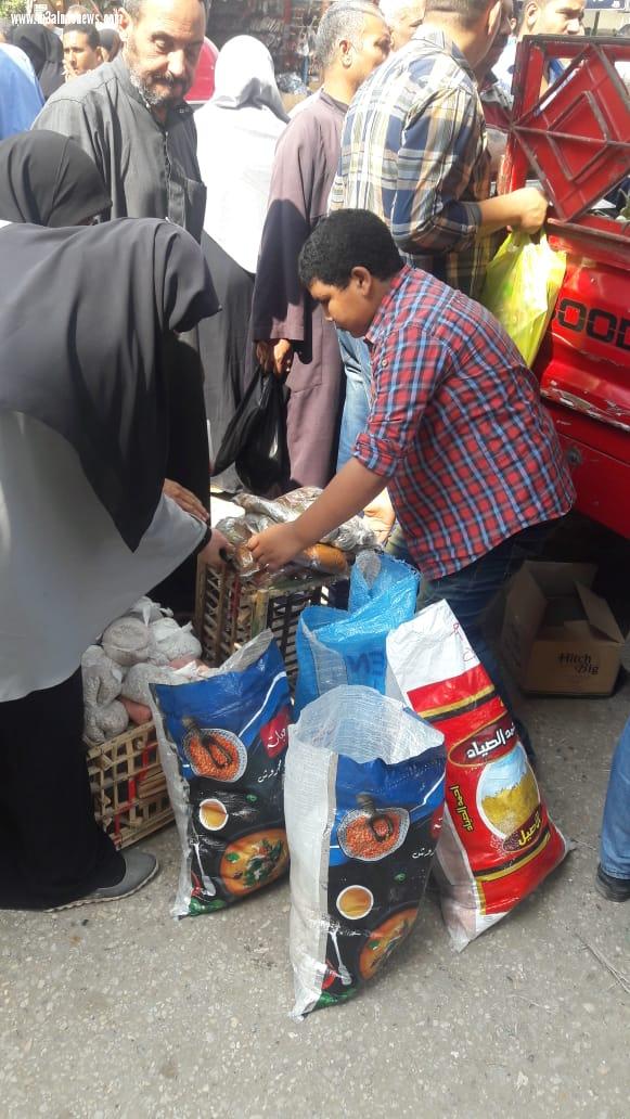 حزب مستقبل وطن بكفرالشيخ يواصل توزيع سيارات السلع المخفضة من خلال مبادرة 