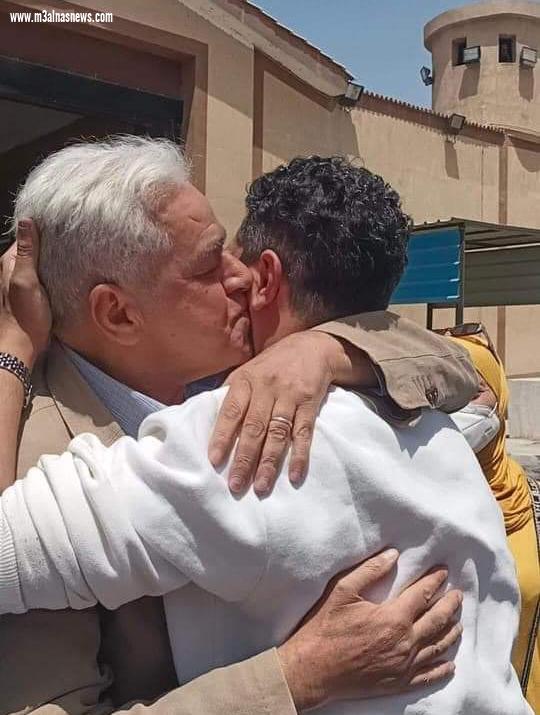 بعد العفو عن حسام مؤنس ... صباحى يطالب السيسى بالإفراج عن باقى سجناء الرأى