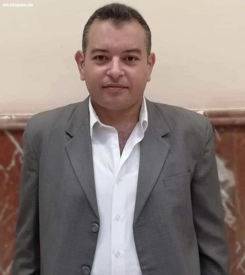 لايق عليكي وانتى لايقة عليه .. للشاعر محمد شحاتة