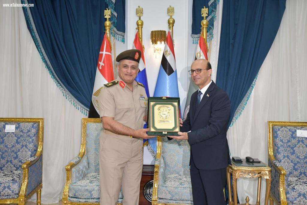 رئيس جامعة أسيوط يوقع بروتوكول تعاون مع إدارة الحرب الكيميائية لدعم الأنشطة البحثية