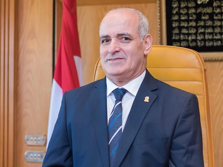 رئيس جامعة الفيوم يهنىء الأخوة الأقباط بعيد القيامة المجيد