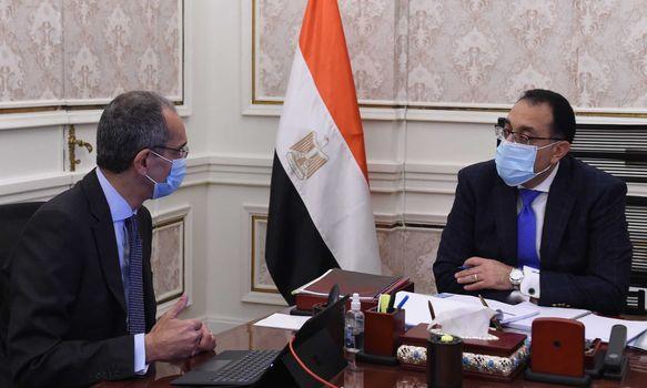 مدبولي..يتابع مع وزير الاتصالات ملفات عمل الوزارة