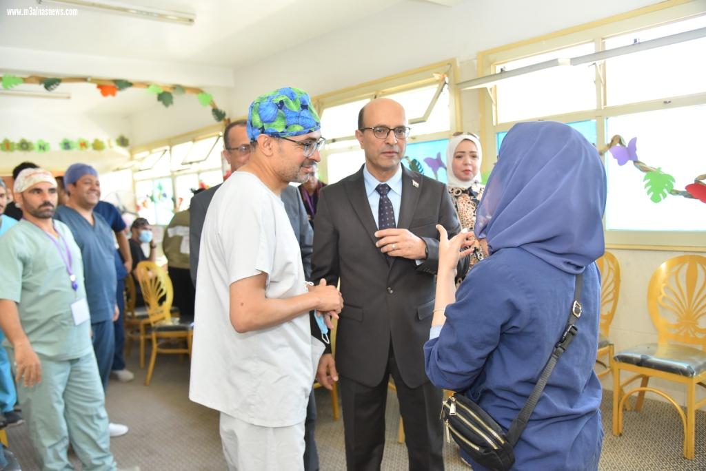   حوار أحمد الاسيوطي مع ا.د أحمد المنشاوي رئيس جامعه اسيوط