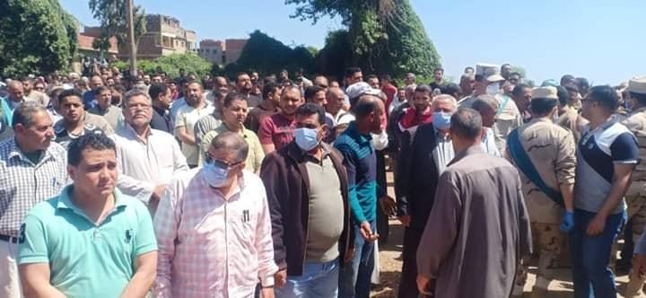 تشيع جثمان شهيد حادث إرهابي في أرض سيناء بمسقط رأسه بشربين.. صور