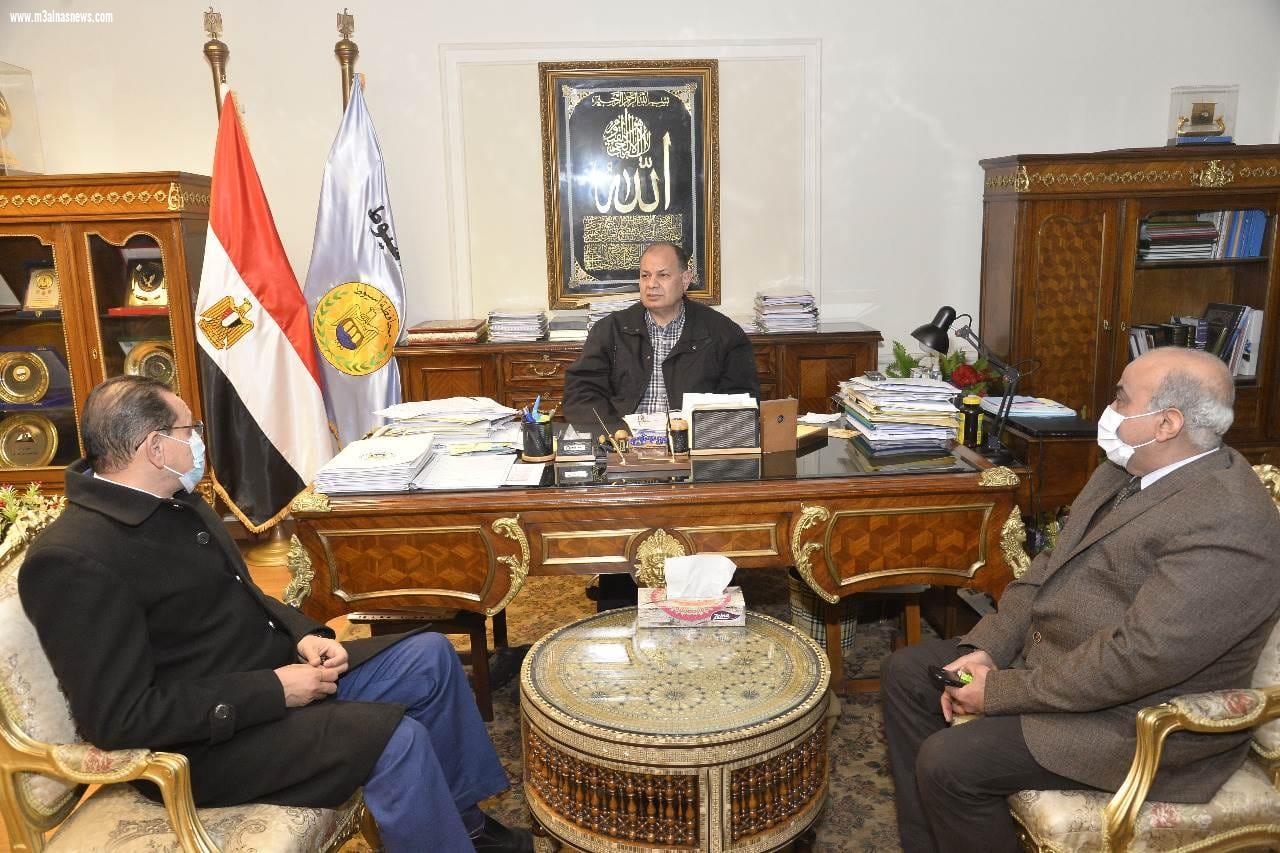 محافظ أسيوط يعلن مواقفة تنفيذي المحافظة على ترخيص 10 سيارات ميكروباص على خط أسيوط الجديدة – موقف الأزهر و5 سيارات سرفيس داخلي للمدينة