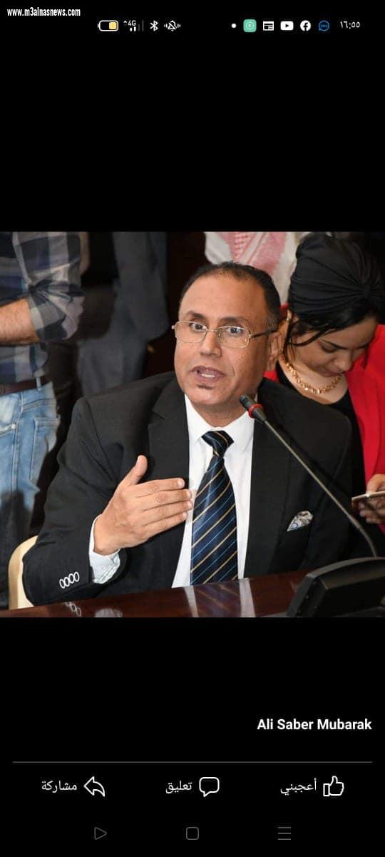 مهرجان هرم الابداع يكرم رئيس القسم الاقتصادى لجريدة مع الناس نيوز 