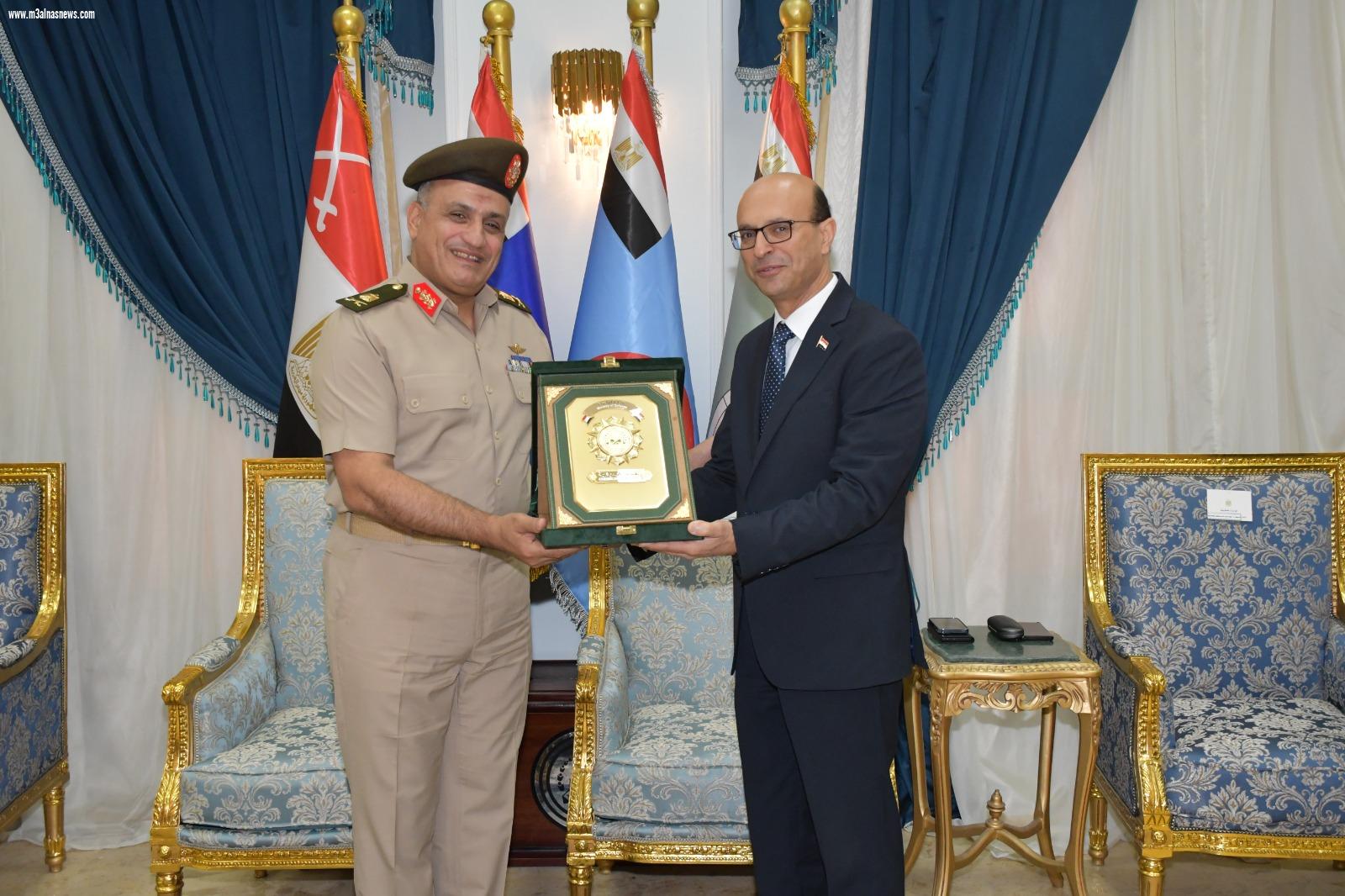 رئيس جامعة أسيوط يوقع بروتوكول تعاون مع إدارة الحرب الكيميائية لدعم الأنشطة البحثية