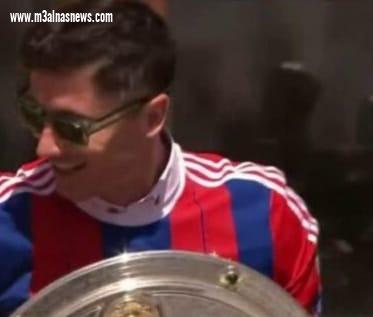 رسالة مشفرة من ليفاندوفسكي إلى برشلونة