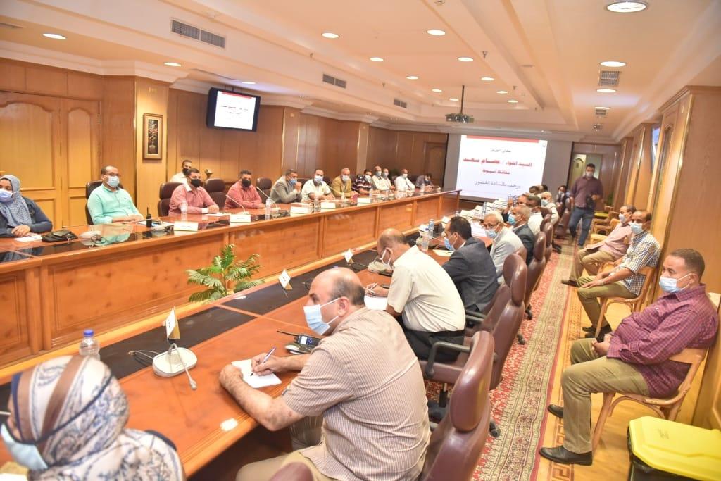 أهم ما جاء فى اجتماع إدارة أزمة كورونا.. برئاسة محافظ أسيوط