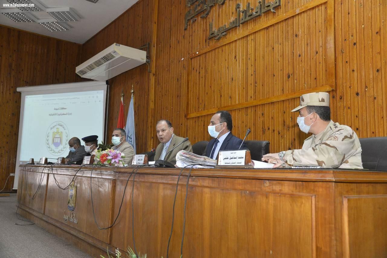 محافظ أسيوط يعلن مواقفة تنفيذي المحافظة على ترخيص 10 سيارات ميكروباص على خط أسيوط الجديدة – موقف الأزهر و5 سيارات سرفيس داخلي للمدينة