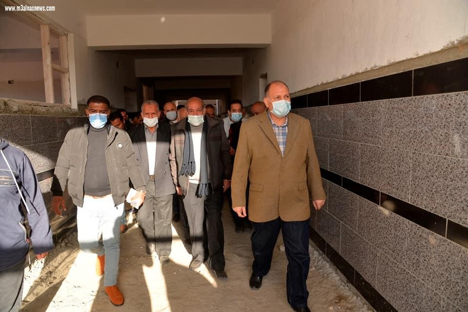 خلال جولة ميدانية .. محافظ أسيوط يتفقد أعمال إنشاء مدرسة 30 يونيو الرسمية بحي غرب