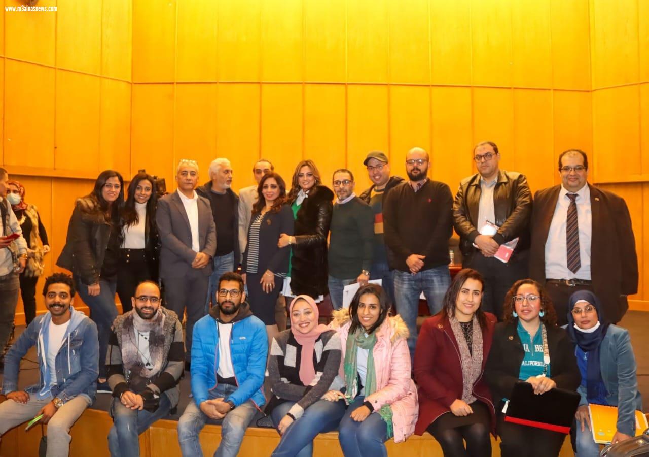 المعهد العالي للنقد الفني بـ أكاديمية الفنون يستقبل أسرة مسلسل 