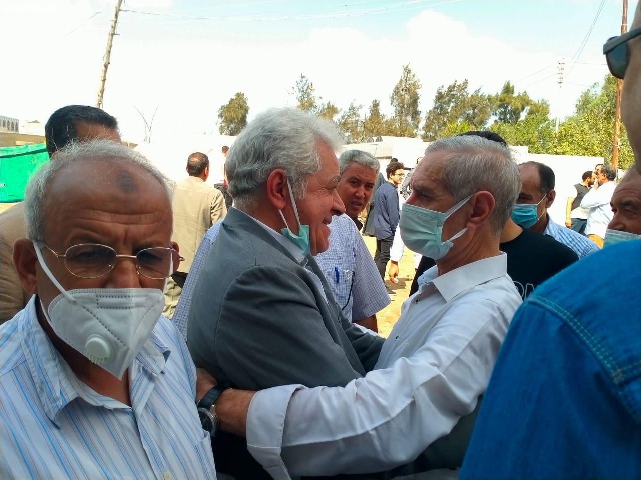 وفد المنظمة المصرية لحقوق الإنسان بكفرالشيخ يقدم واجب العزاء فى وفاة والدة الدكتور عبدالحكم عاشور