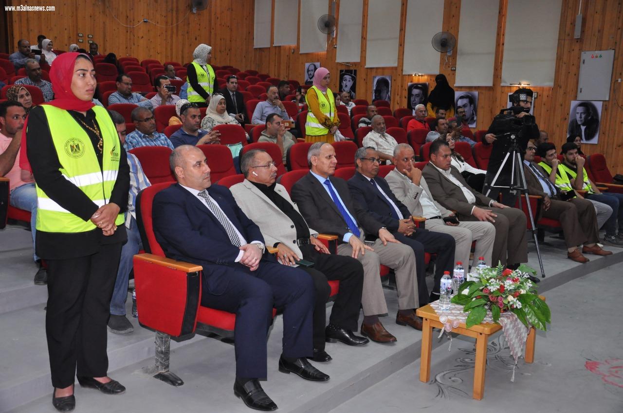 عرض مسرحي للحفاظ على البيئة والبرنامج الوطني يعرض برامج التوعية بكفر الشيخ