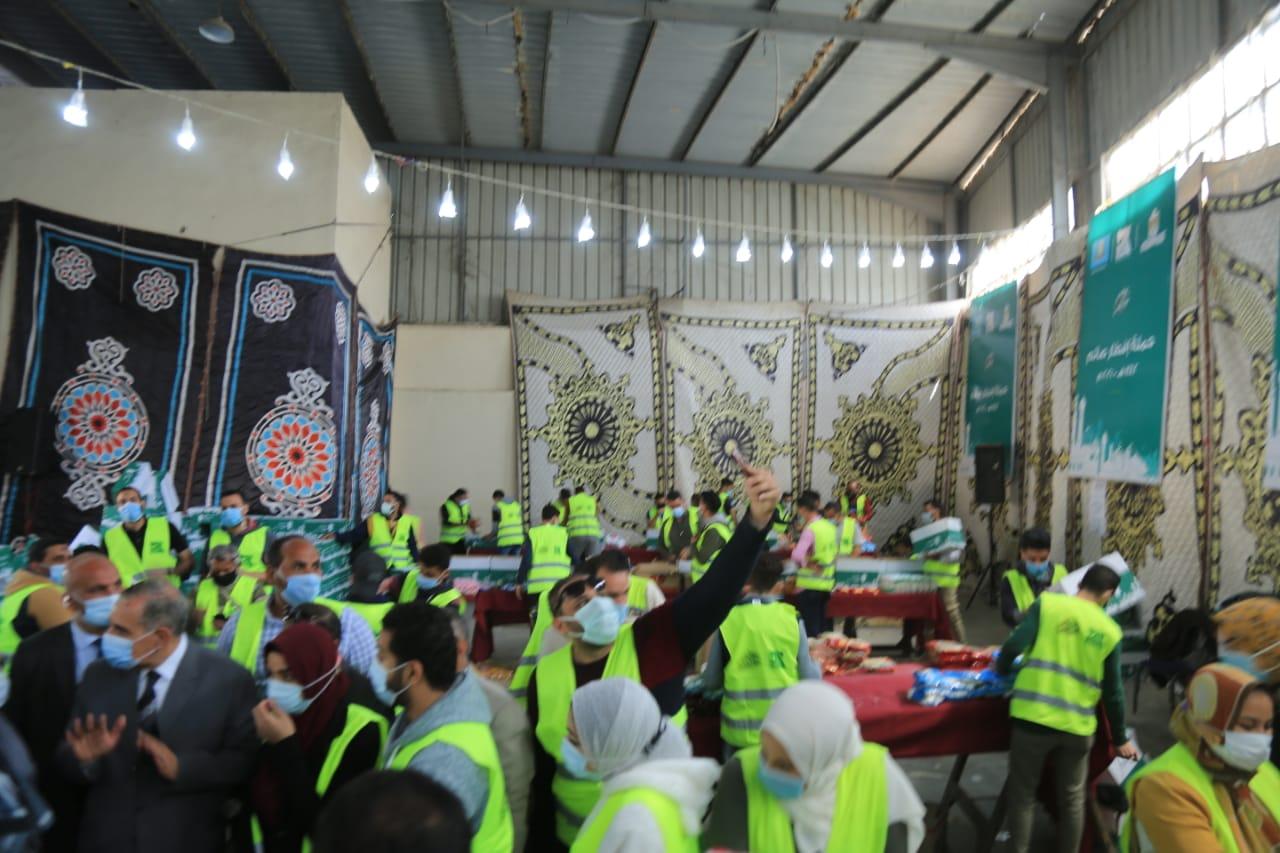 توزيع 11 ألف كرتونة رمضانية على المستحقين و500 وجبة ساخنة يوميا بكفرالشيخ