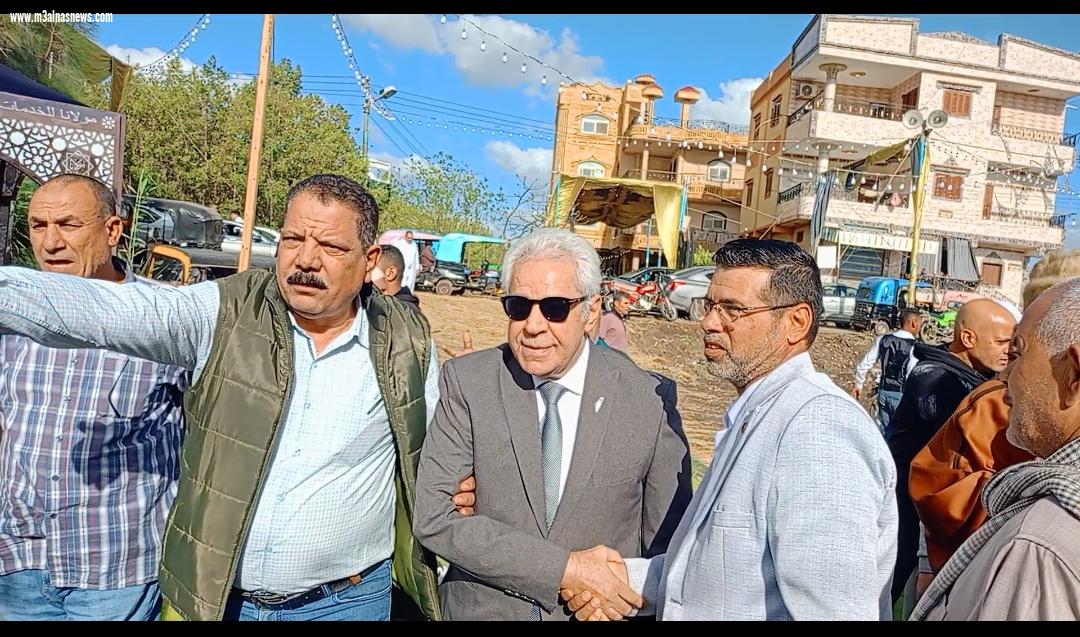 حمدين صباحى المرشح الرئاسى الأسبق الأمين العام للمؤتمر القومى العربى يشارك فى عزاء أحمد جادالله بالحامول كفرالشيخ 