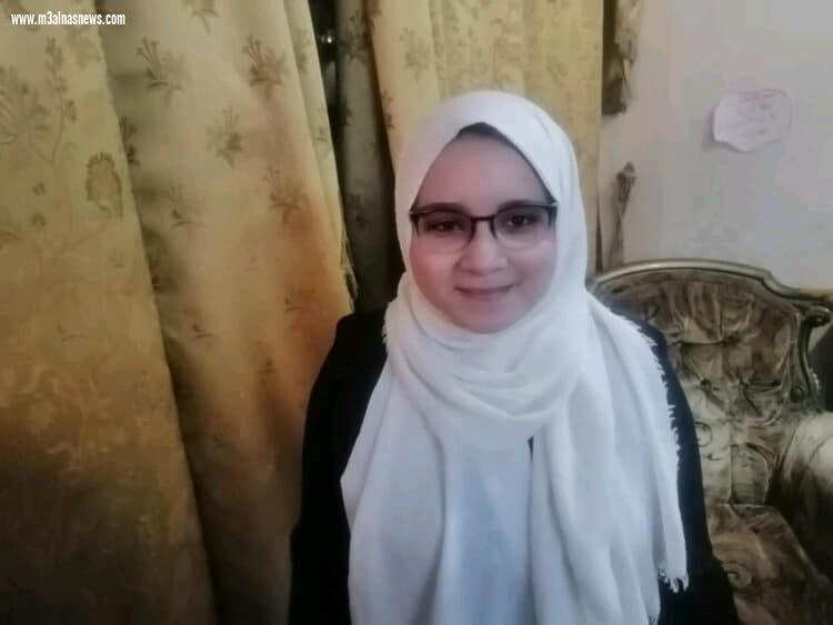 الطالبة ايه سليمان بنت كفرالشيخ تحصل علي المركز الثالث