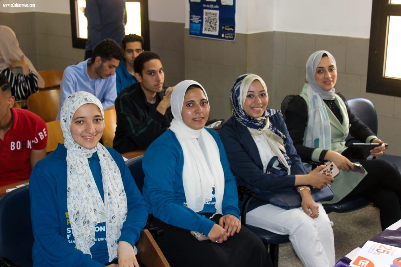 بمقر جامعة الأهرام الكندية وبحضور عديد الشخصيات المهمة، مؤتمر [PHocus] للتركيز على أهمية دور الصيدلي