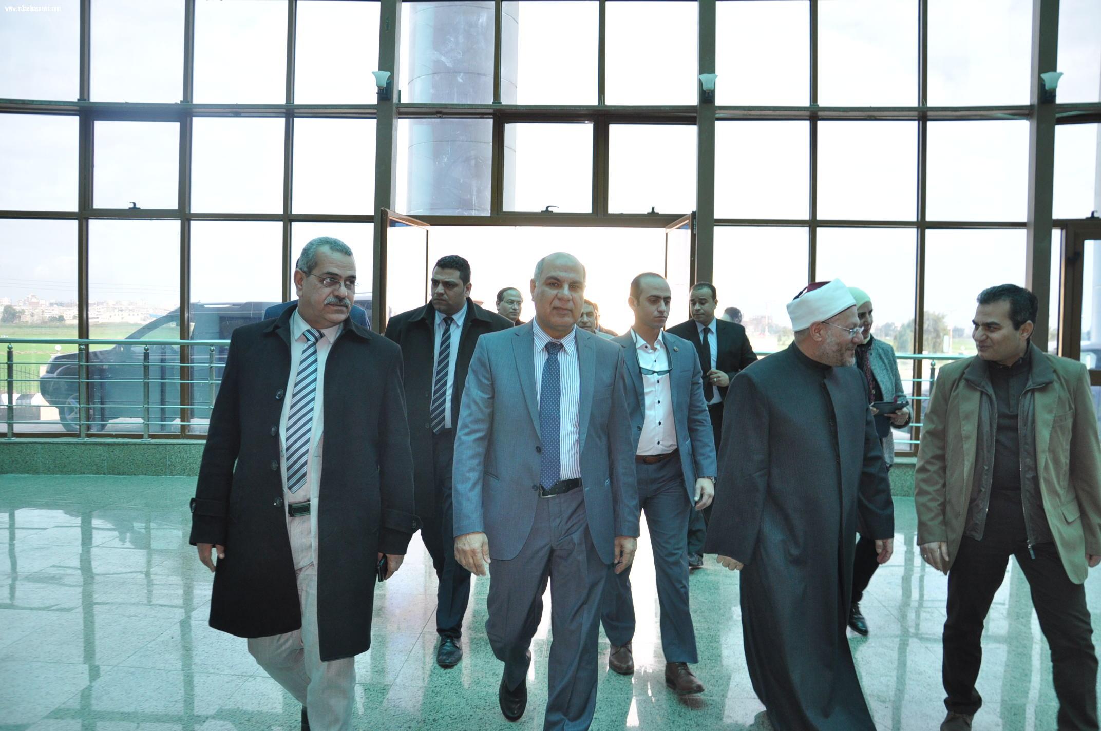 مفتى الديار المصرية في جولة تفقدية للمستشفى الجامعي بكفر الشيخ.. 