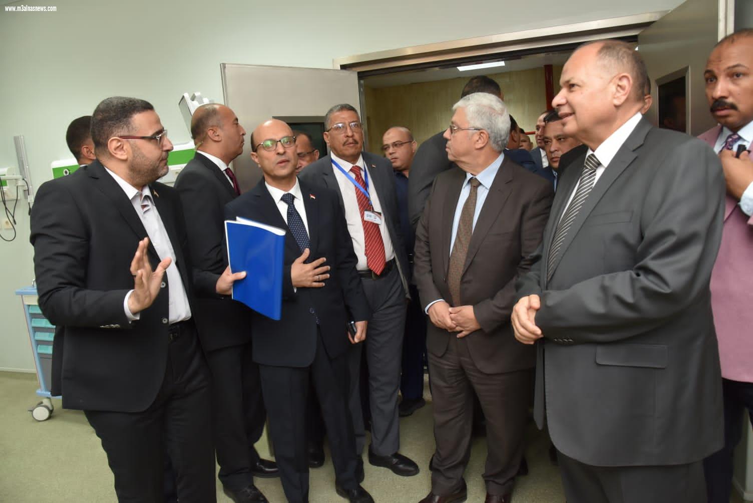 وزير التعليم العالي يفتتح قسم جراحة العظام بمستشفى الإصابات بجامعة أسيوط