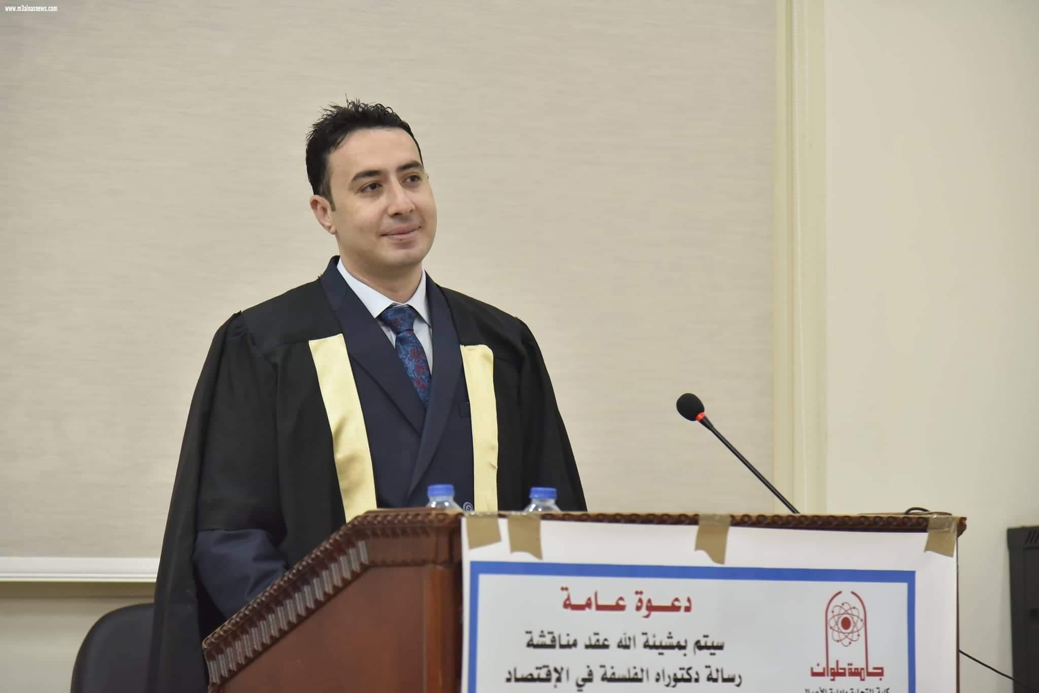 الزميل محمد عطية يهنىء الدكتور احمد صلاح الشافعى لحصولة على الدكتوراة