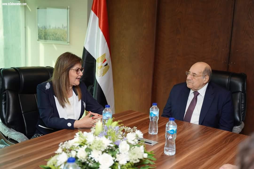 المحكمة العربية للتحكيم تكرم الدكتورة هالة السعيد
